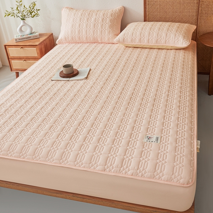 91家纺网 家纺一手货源 找家纺 邵依家纺 2026新款原棉防水床笠系列 菱格奶黄