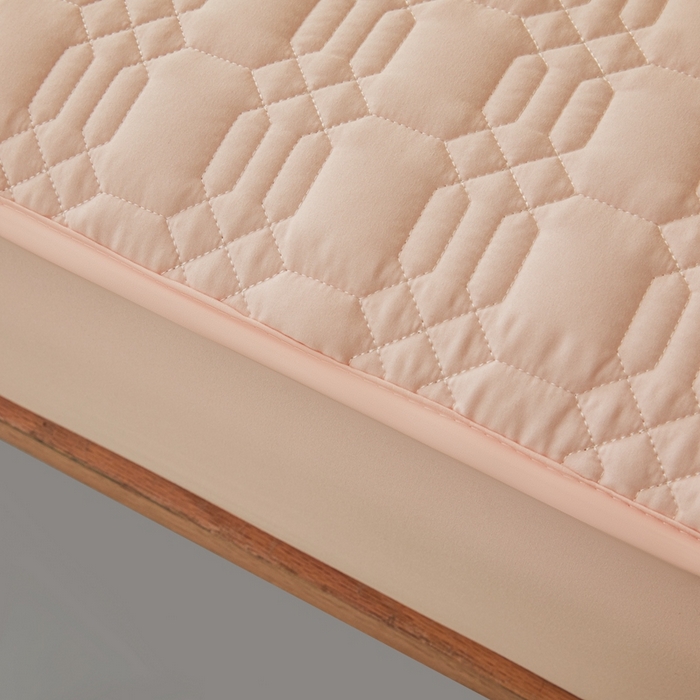 91家纺网 家纺一手货源 找家纺 邵依家纺 2026新款原棉防水床笠系列 菱格奶黄