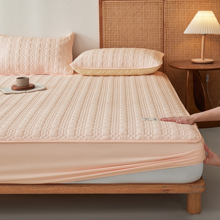 91家纺网 家纺一手货源 找家纺 邵依家纺 2026新款原棉防水床笠系列 菱格奶黄