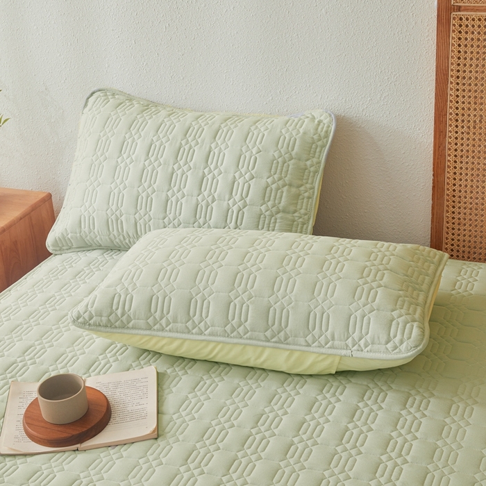 91家纺网 家纺一手货源 找家纺 邵依家纺 2026新款原棉防水床笠系列 菱格嫩绿