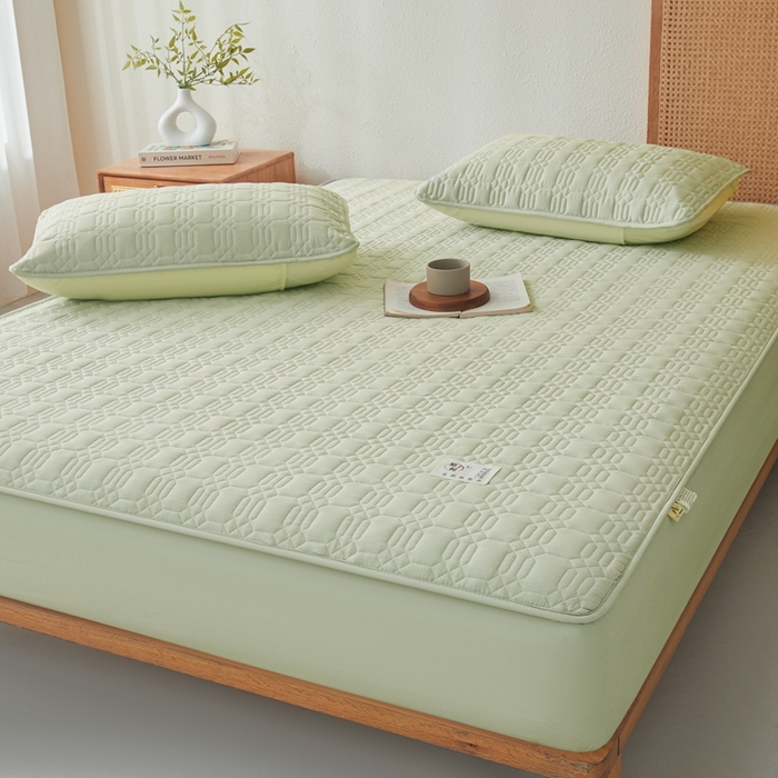 91家纺网 家纺一手货源 找家纺 邵依家纺 2026新款原棉防水床笠系列 菱格嫩绿