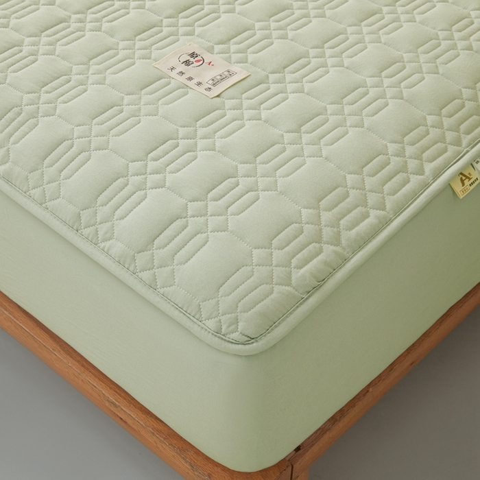 91家纺网 家纺一手货源 找家纺 邵依家纺 2026新款原棉防水床笠系列 菱格嫩绿