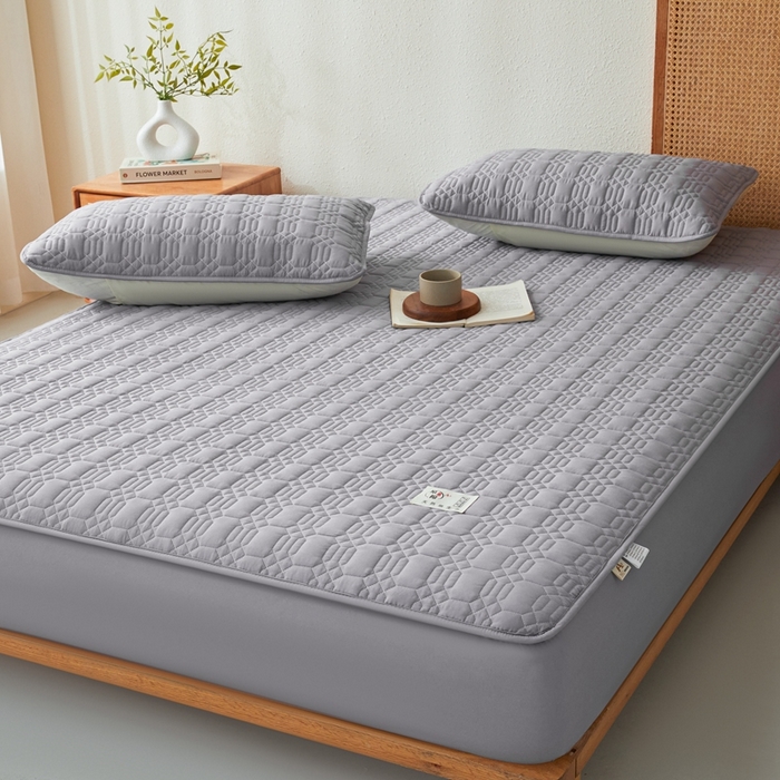 91家纺网 家纺一手货源 找家纺 邵依家纺 2026新款原棉防水床笠系列 菱格浅灰