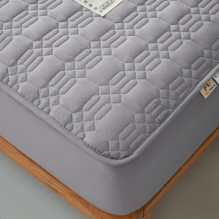 91家纺网 家纺一手货源 找家纺 邵依家纺 2026新款原棉防水床笠系列 菱格浅灰