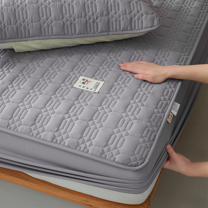 91家纺网 家纺一手货源 找家纺 邵依家纺 2026新款原棉防水床笠系列 菱格浅灰