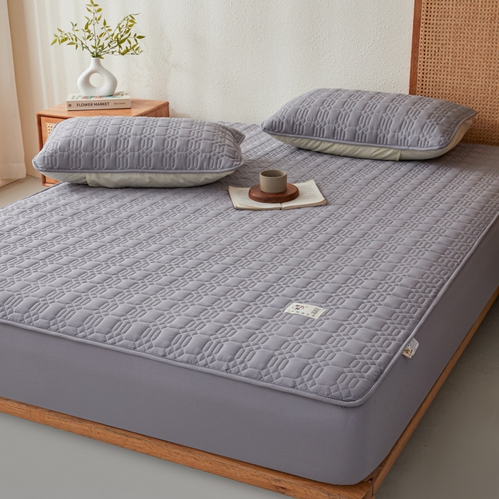 91家纺网 家纺一手货源 找家纺 邵依家纺 2026新款原棉防水床笠系列 菱格深灰