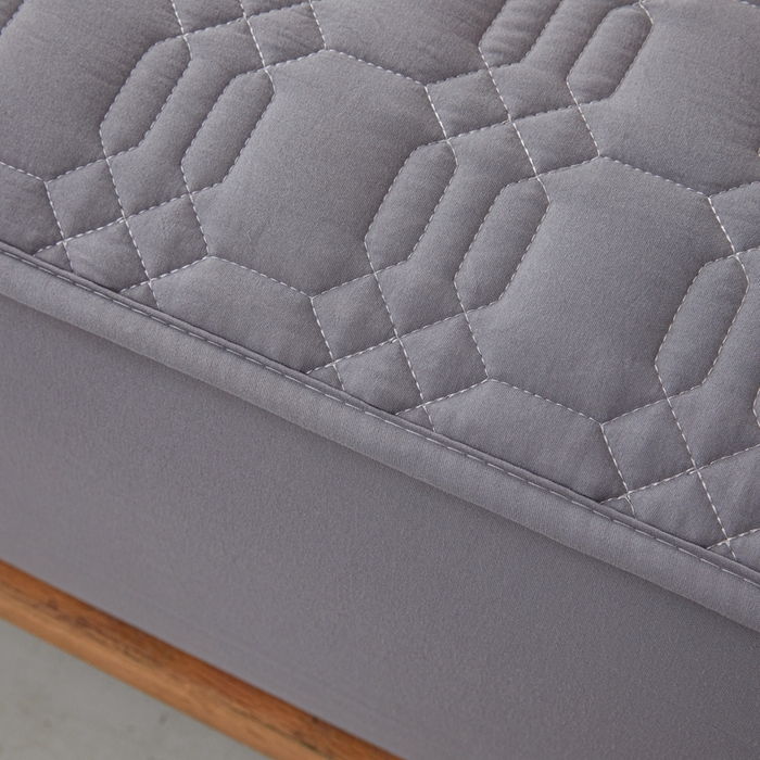 91家纺网 家纺一手货源 找家纺 邵依家纺 2026新款原棉防水床笠系列 菱格深灰