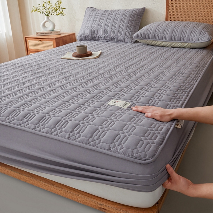 91家纺网 家纺一手货源 找家纺 邵依家纺 2026新款原棉防水床笠系列 菱格深灰