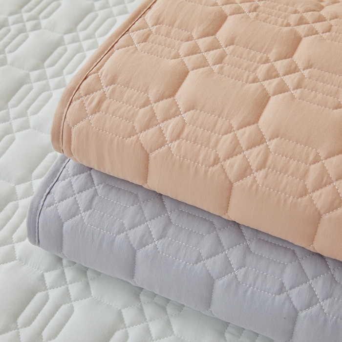 91家纺网 家纺一手货源 找家纺 邵依家纺 2026新款原棉防水床笠系列 菱格组合图仅展示