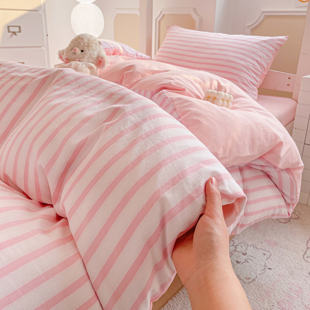 91家纺网 家纺一手货源 找家纺 （总）纽缦家纺 2026新款水洗棉简约格子风学生床套件系列