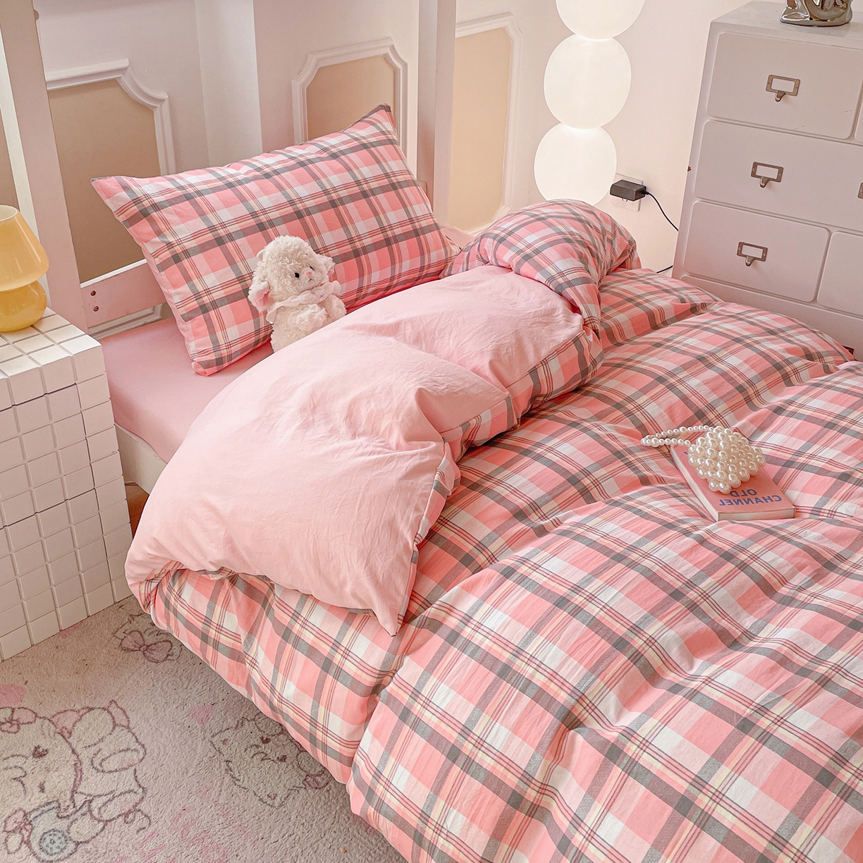 91家纺网 家纺一手货源 找家纺 纽缦家纺 2026新款水洗棉简约格子风学生床套件系列 简意-粉