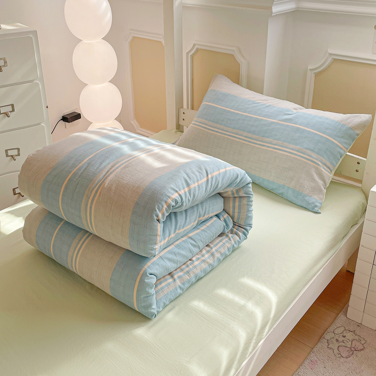 91家纺网 家纺一手货源 找家纺 纽缦家纺 2026新款水洗棉简约格子风学生床套件系列 淡香-兰