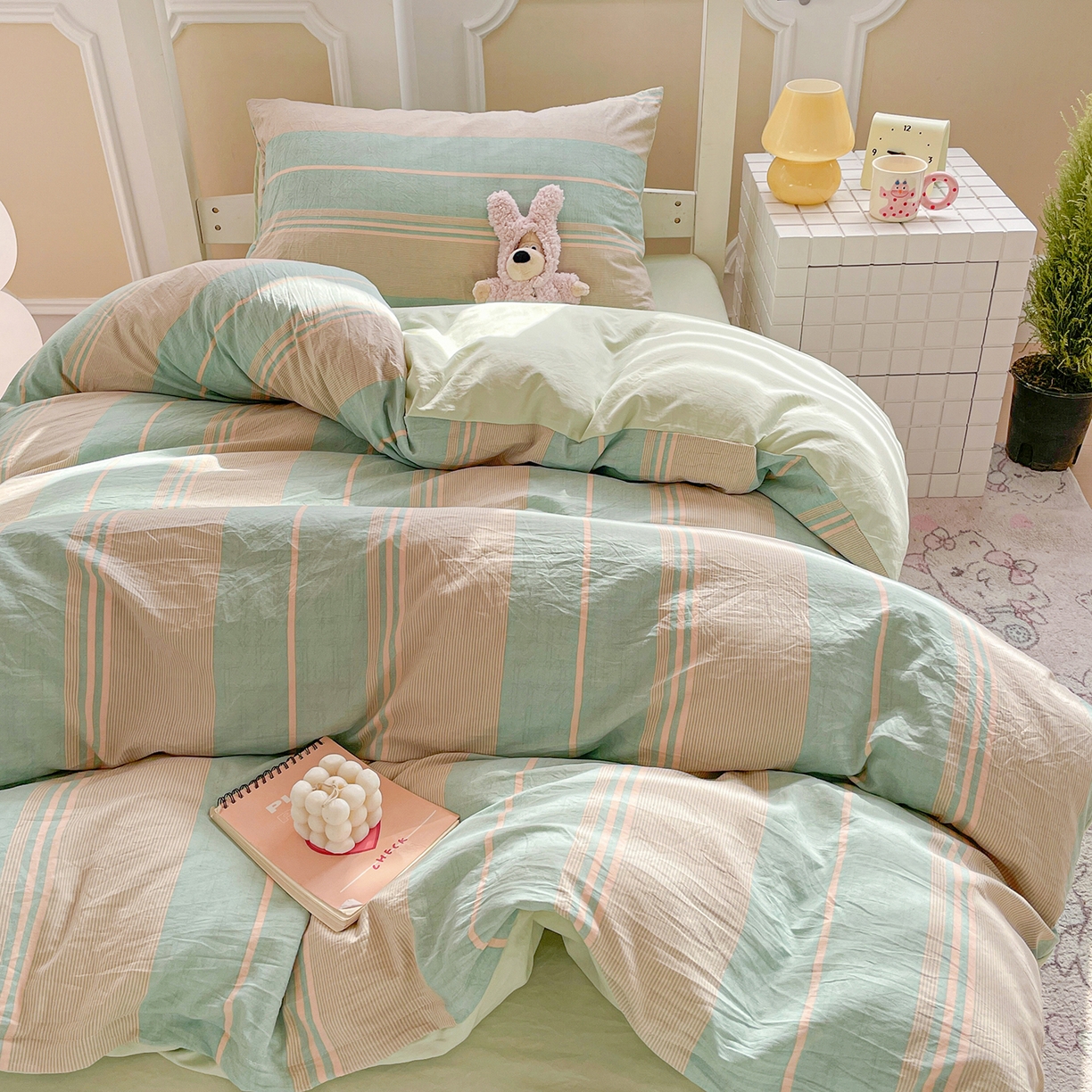 91家纺网 家纺一手货源 找家纺 纽缦家纺 2026新款水洗棉简约格子风学生床套件系列 淡香-绿