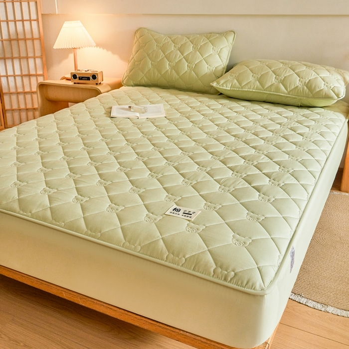 91家纺网 家纺一手货源 找家纺 邵依家纺 2026新款A类加厚纯棉夹棉全棉床笠13372提供买家秀 小熊-橄榄绿