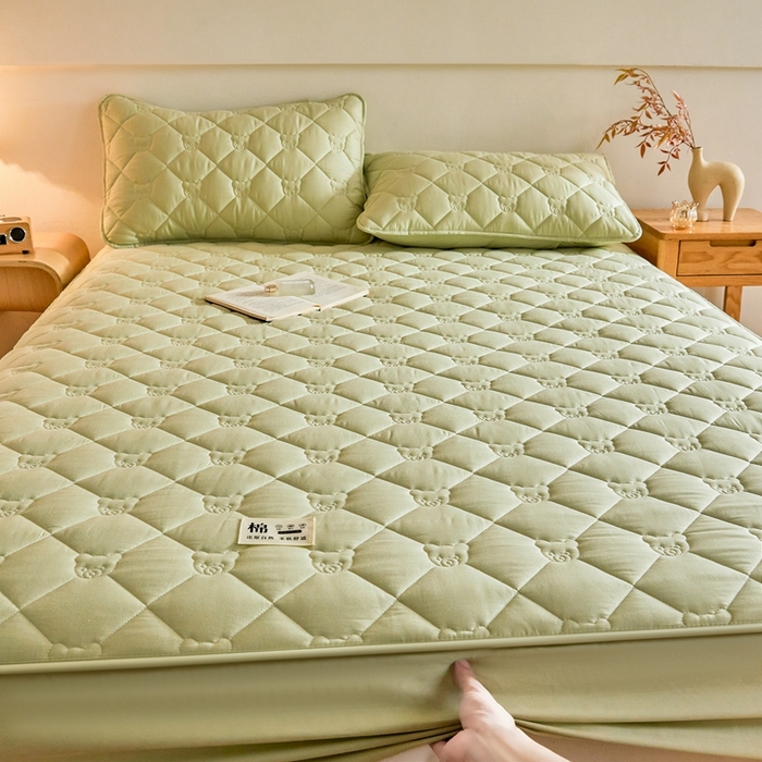 91家纺网 家纺一手货源 找家纺 邵依家纺 2026新款A类加厚纯棉夹棉全棉床笠13372提供买家秀 小熊-橄榄绿