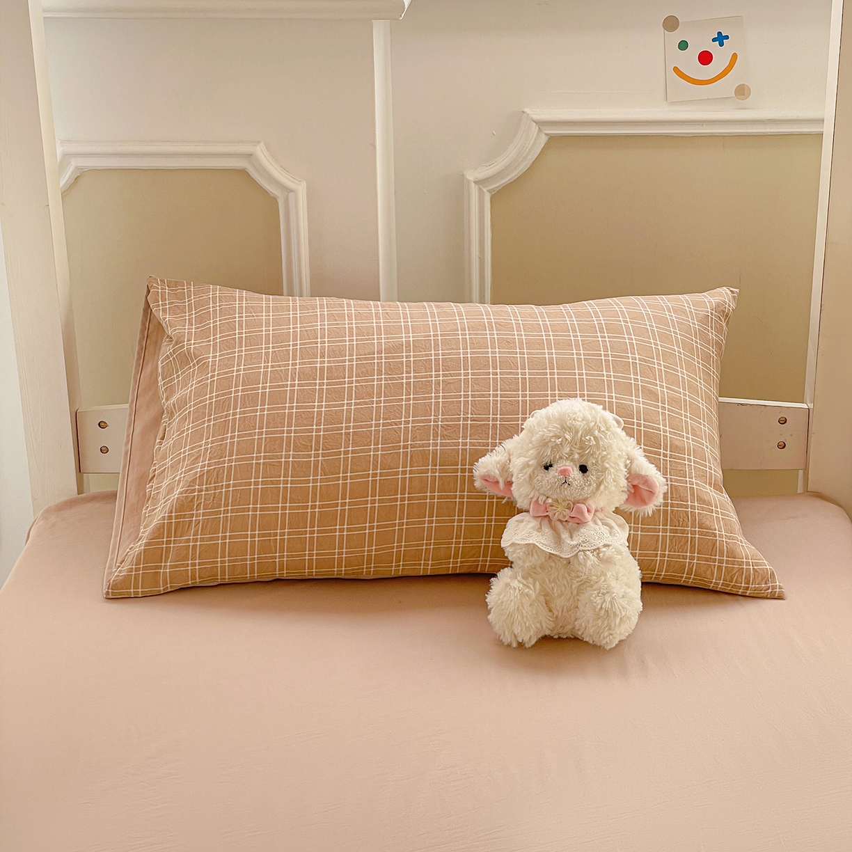 91家纺网 家纺一手货源 找家纺 纽缦家纺 2026新款水洗棉简约格子风学生床套件系列 海之声-咖