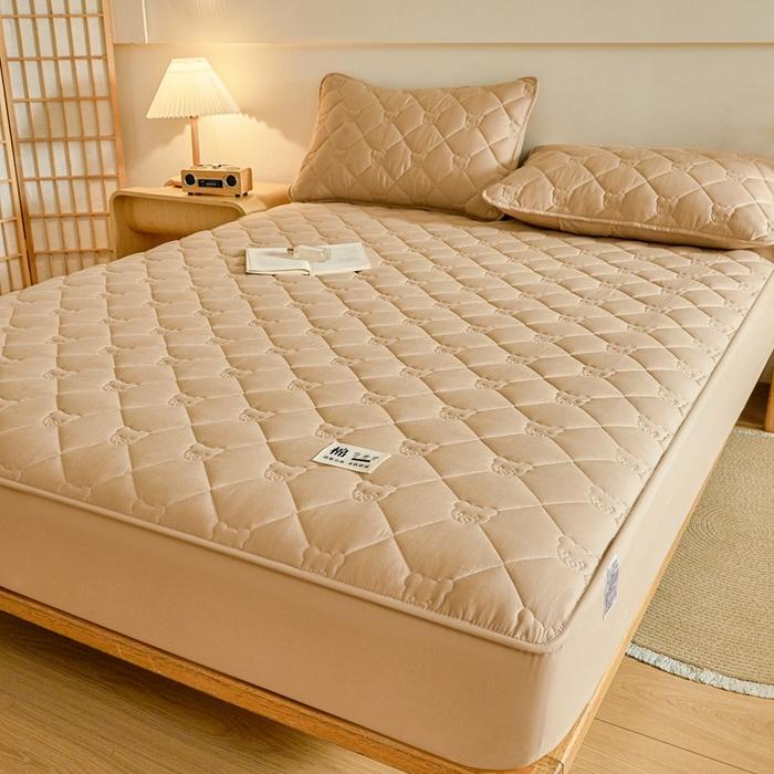 91家纺网 家纺一手货源 找家纺 邵依家纺 2026新款A类加厚纯棉夹棉全棉床笠13372提供买家秀 小熊-暖栗卡