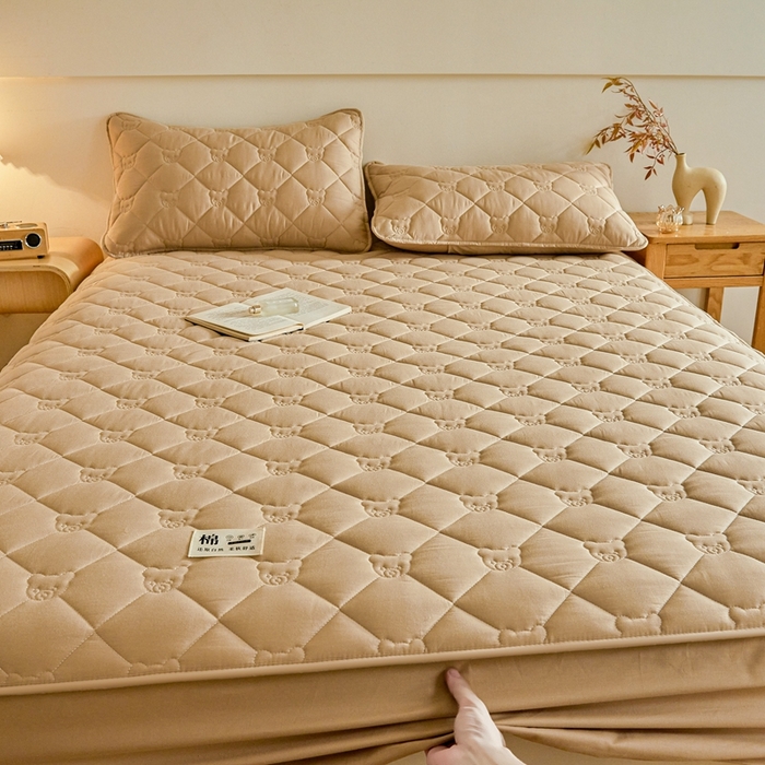 91家纺网 家纺一手货源 找家纺 邵依家纺 2026新款A类加厚纯棉夹棉全棉床笠13372提供买家秀 小熊-暖栗卡