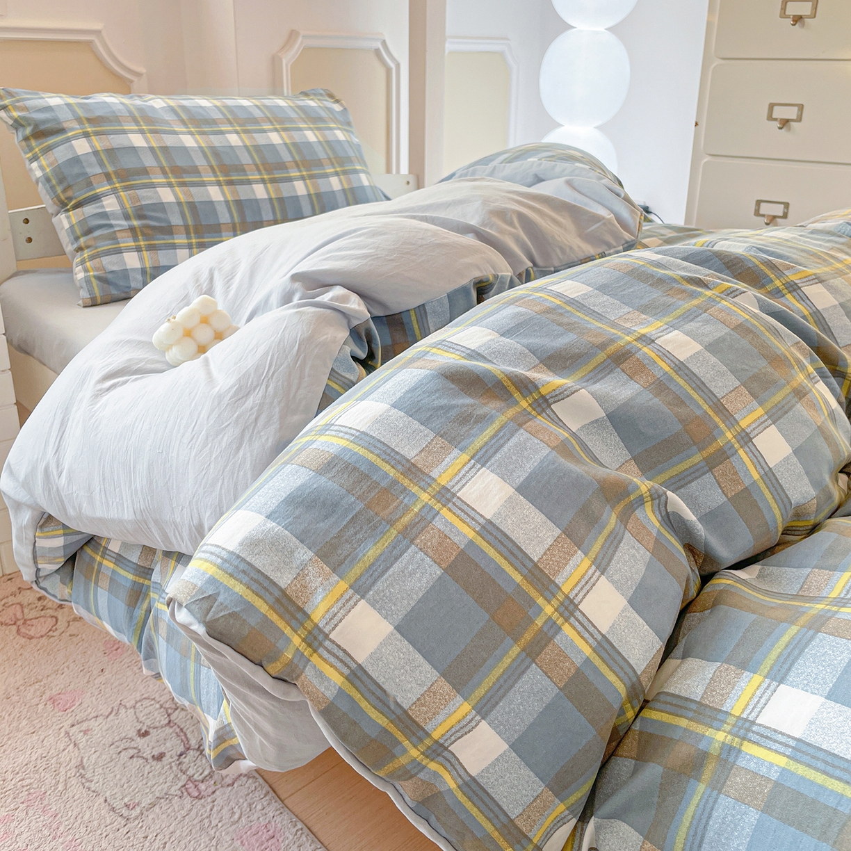 91家纺网 家纺一手货源 找家纺 纽缦家纺 2026新款水洗棉简约格子风学生床套件系列 简意