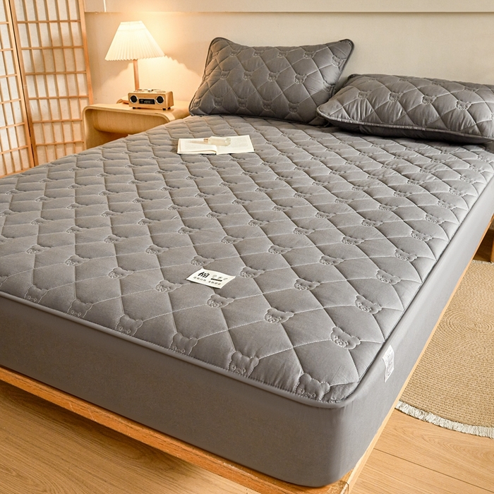 91家纺网 家纺一手货源 找家纺 邵依家纺 2026新款A类加厚纯棉夹棉全棉床笠13372提供买家秀 小熊-石墨灰