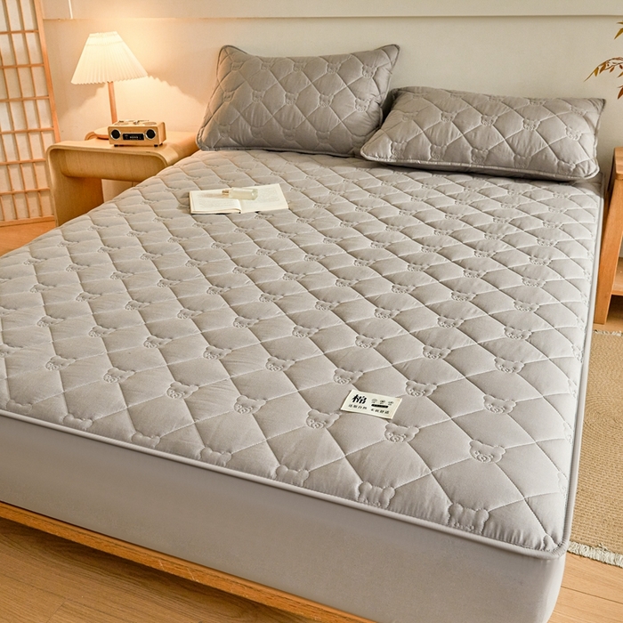 91家纺网 家纺一手货源 找家纺 邵依家纺 2026新款A类加厚纯棉夹棉全棉床笠13372提供买家秀 小熊-烟雾灰