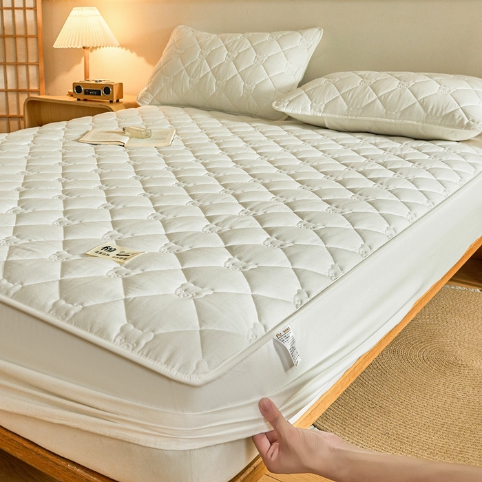 91家纺网 家纺一手货源 找家纺 邵依家纺 2026新款A类加厚纯棉夹棉全棉床笠13372提供买家秀 小熊-珍珠白