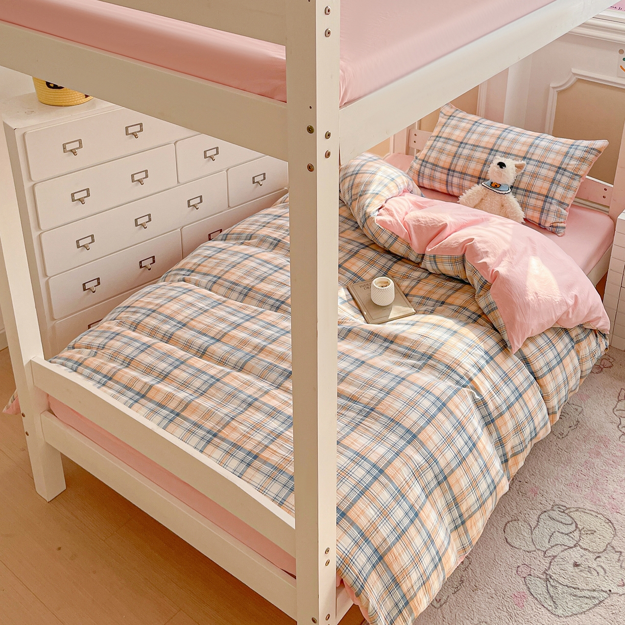 91家纺网 家纺一手货源 找家纺 纽缦家纺 2026新款水洗棉简约格子风学生床套件系列 思南