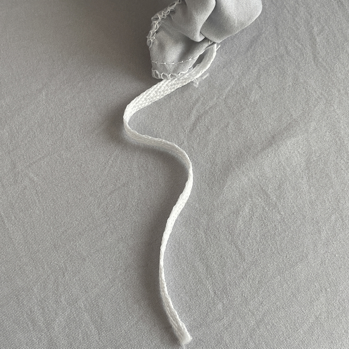 91家纺网 家纺一手货源 找家纺 纽缦家纺 2026新款水洗棉简约格子风学生床套件系列 弦韵-灰