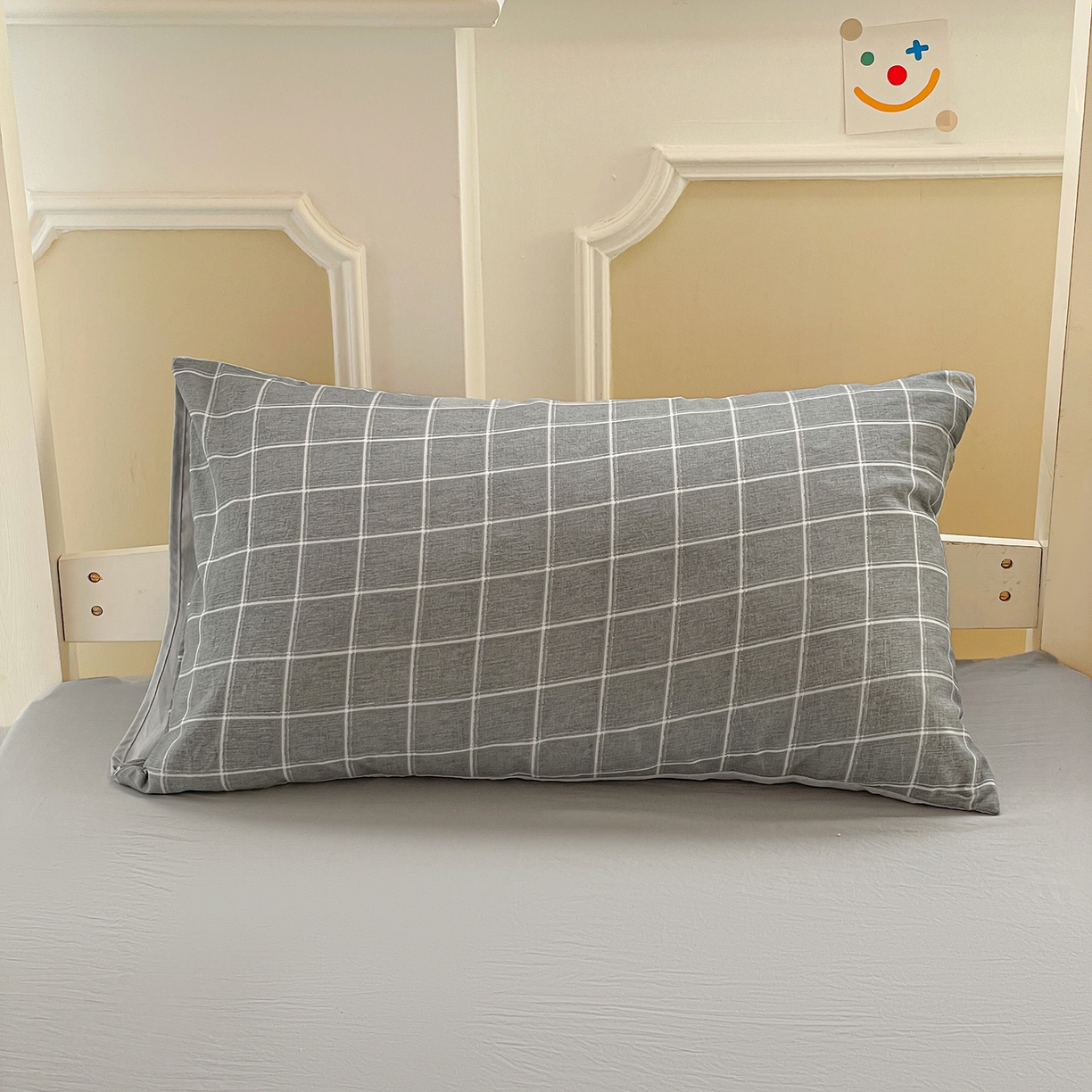 91家纺网 家纺一手货源 找家纺 纽缦家纺 2026新款水洗棉简约格子风学生床套件系列 弦韵-灰