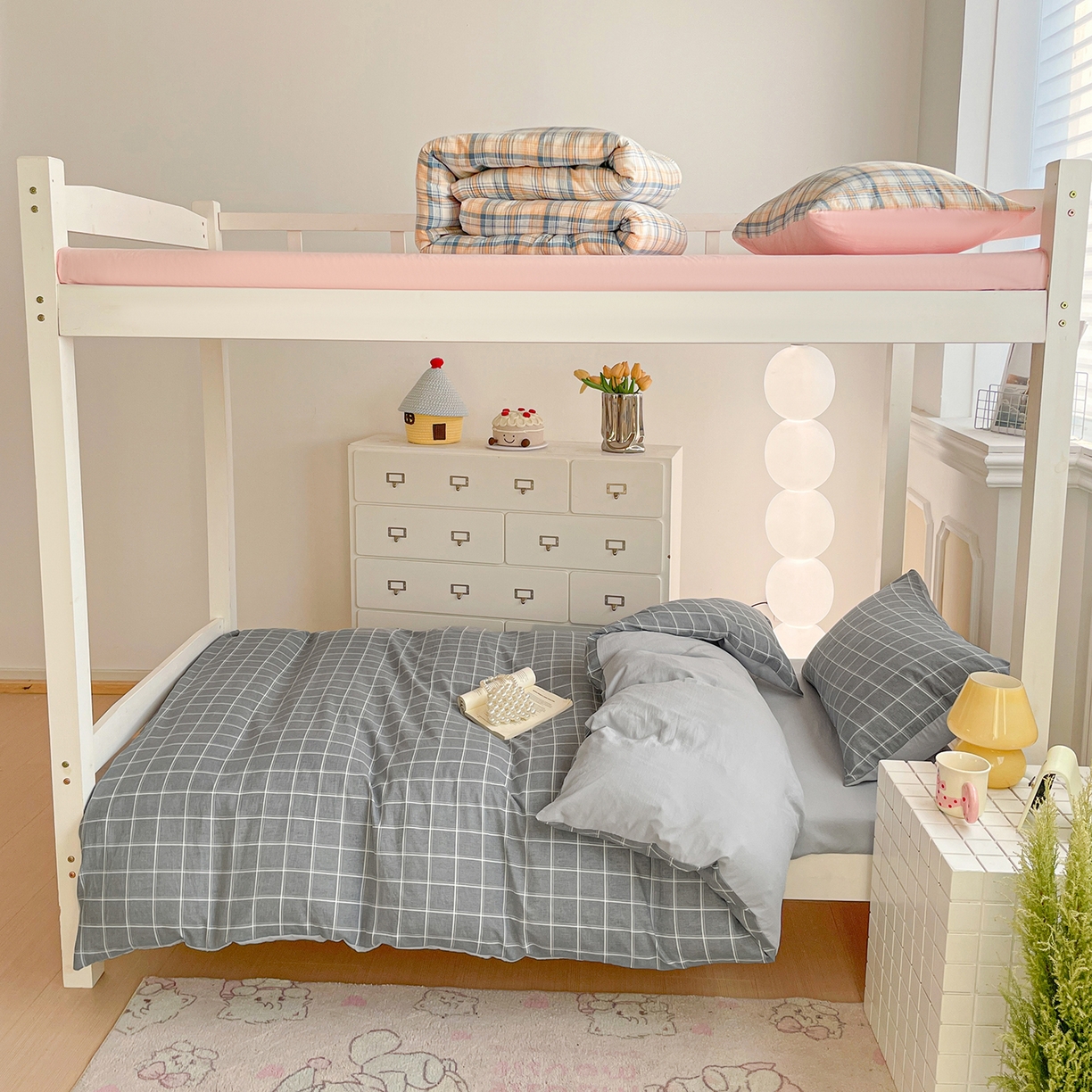 91家纺网 家纺一手货源 找家纺 纽缦家纺 2026新款水洗棉简约格子风学生床套件系列 弦韵-灰