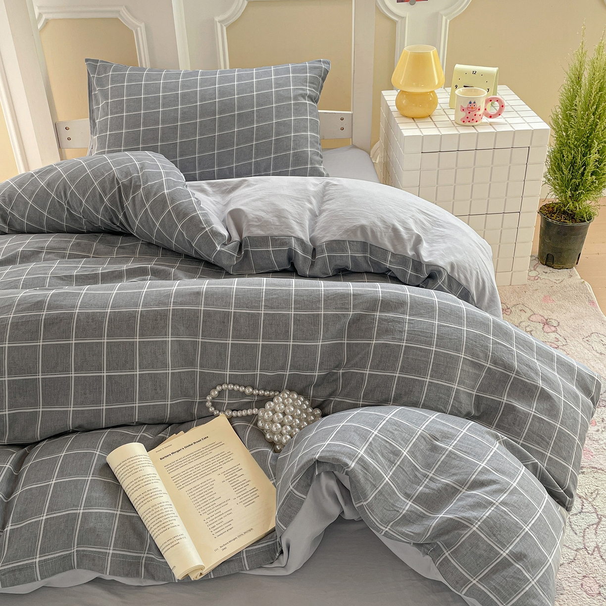 91家纺网 家纺一手货源 找家纺 纽缦家纺 2026新款水洗棉简约格子风学生床套件系列 弦韵-灰