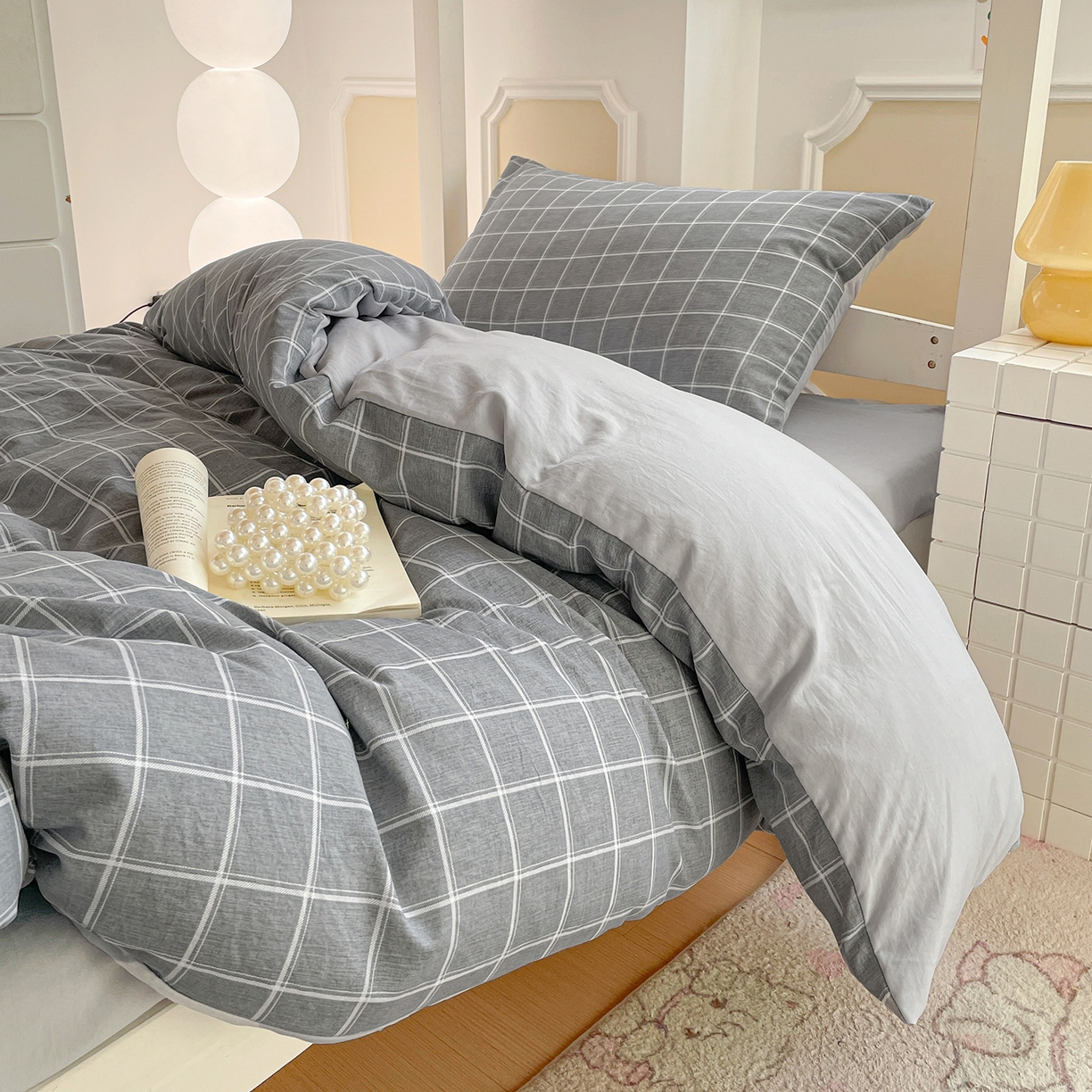 91家纺网 家纺一手货源 找家纺 纽缦家纺 2026新款水洗棉简约格子风学生床套件系列 弦韵-灰