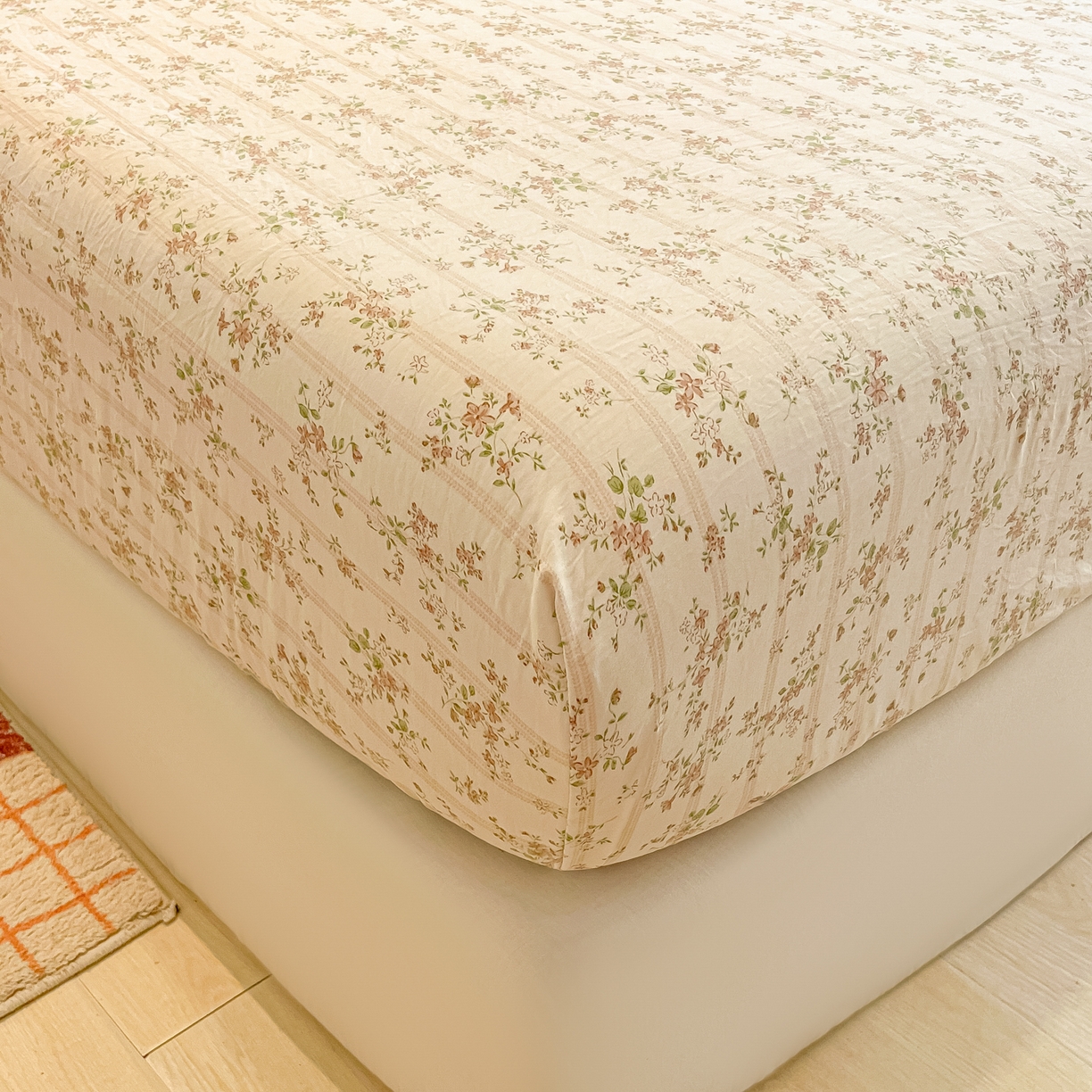 91家纺网 家纺一手货源 找家纺 多乐家纺 2026新款韩系花卉加厚舒柔棉印花单床笠 床笠三件套 春日