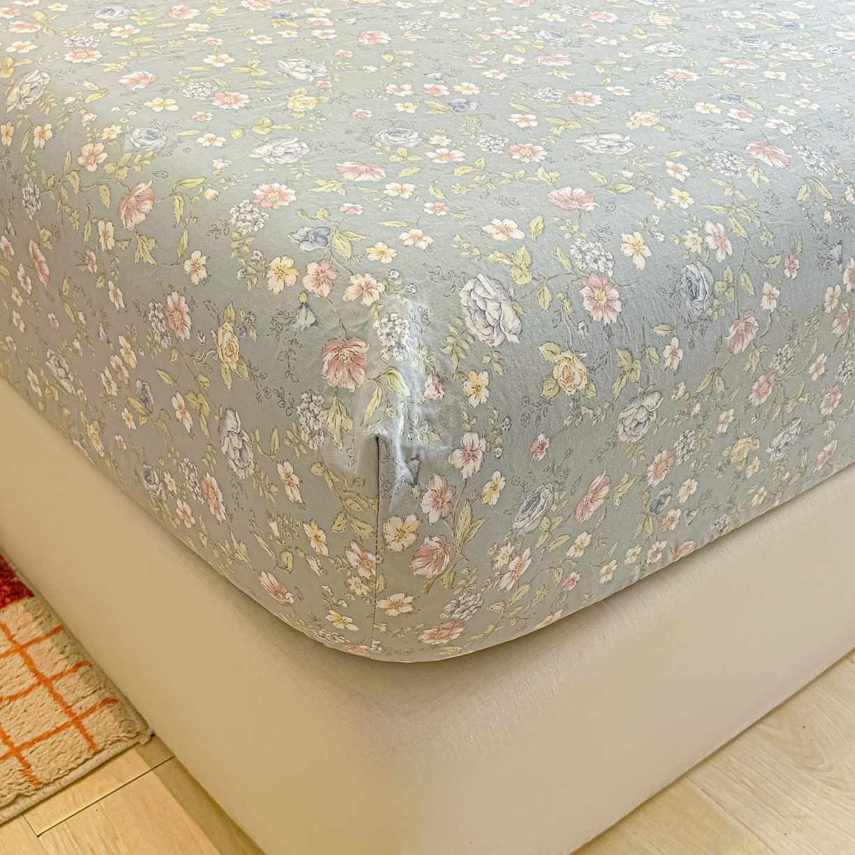 91家纺网 家纺一手货源 找家纺 多乐家纺 2026新款韩系花卉加厚舒柔棉印花单床笠 床笠三件套 繁花