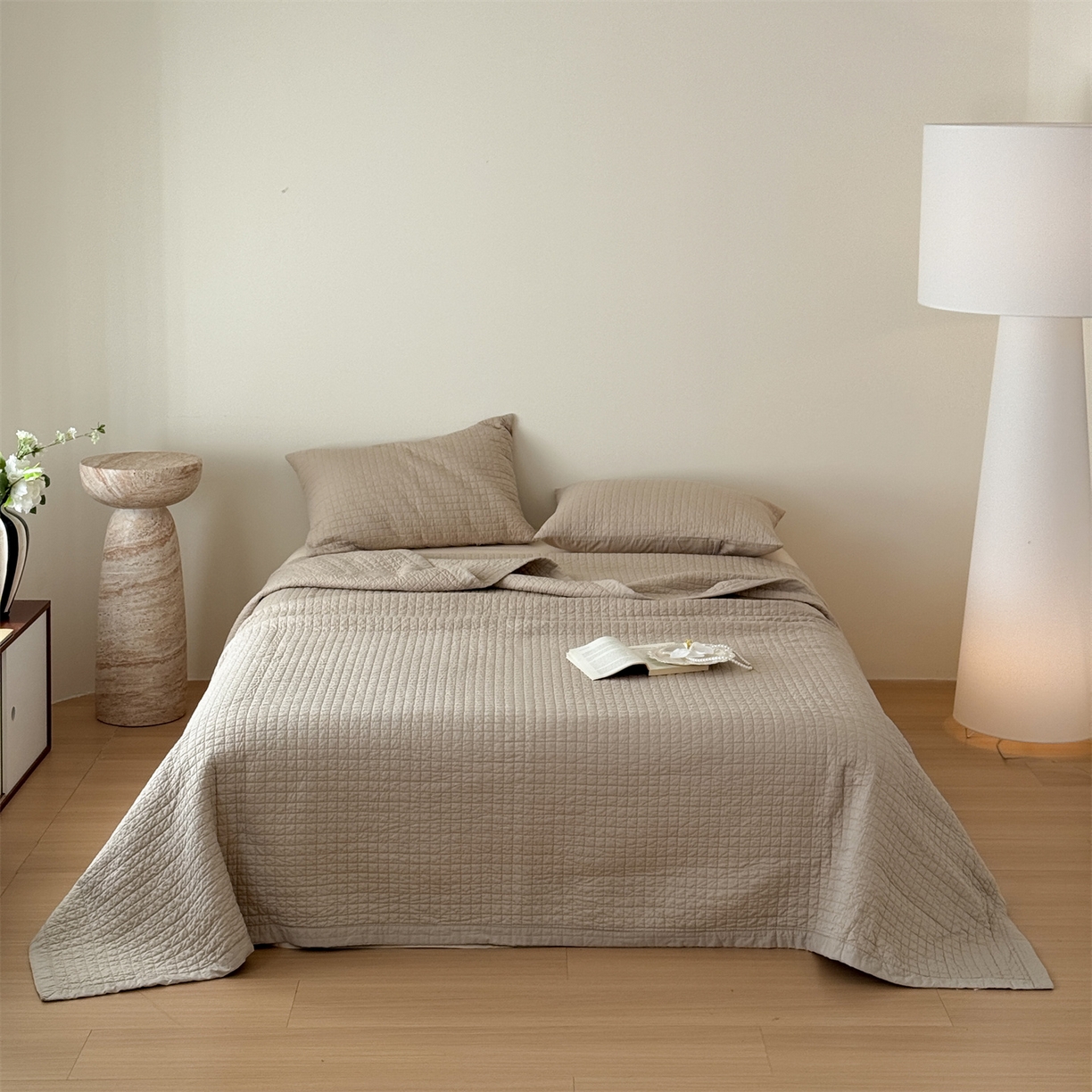 91家纺网 家纺一手货源 找家纺 （总）床盖工厂店 2026新款双面全棉填充棉花面包格床盖三件套