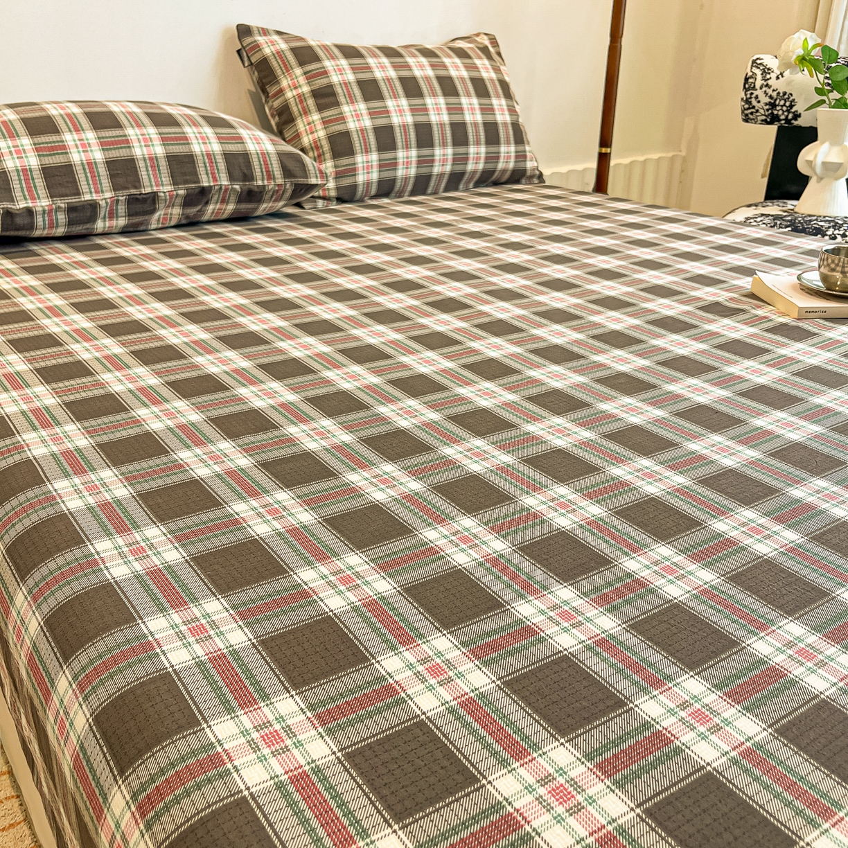 91家纺网 家纺一手货源 找家纺 多乐家纺 2026新款韩系花卉加厚舒柔棉印花单床笠 床笠三件套 山野红