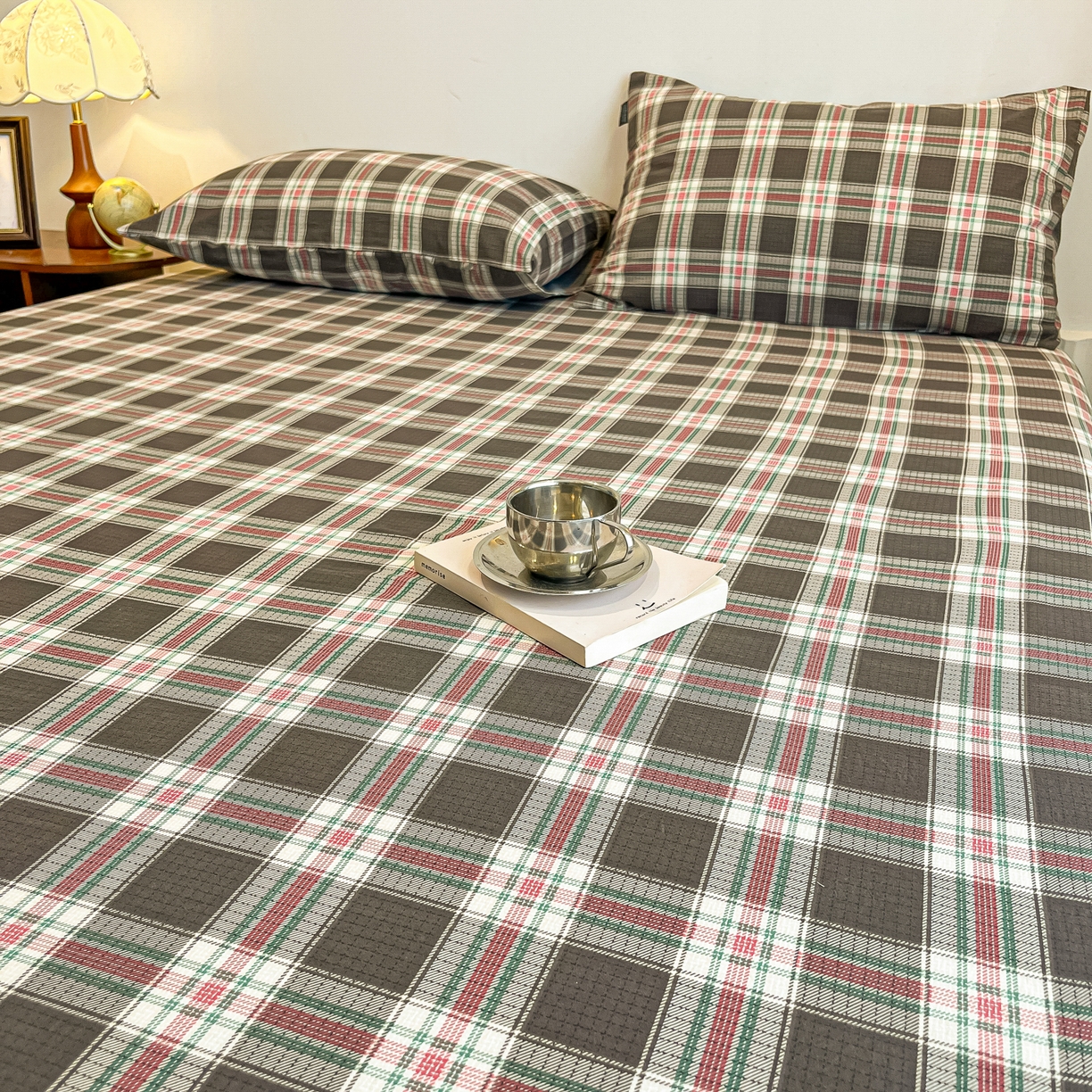 91家纺网 家纺一手货源 找家纺 多乐家纺 2026新款韩系花卉加厚舒柔棉印花单床笠 床笠三件套 山野红