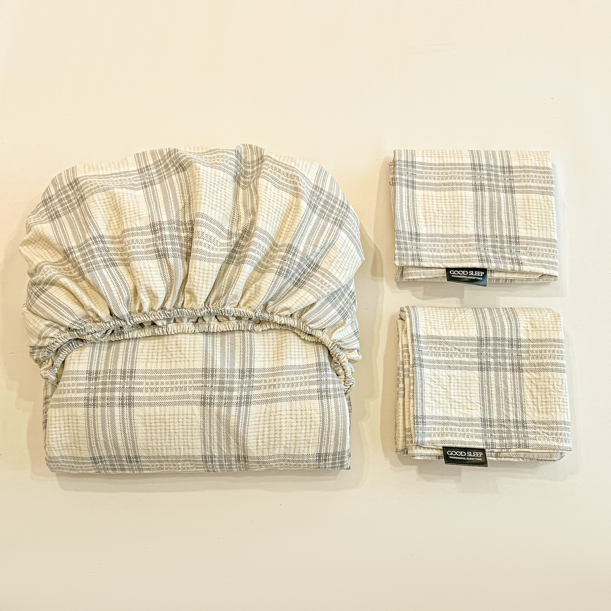 91家纺网 家纺一手货源 找家纺 多乐家纺 2026新款韩系花卉加厚舒柔棉印花单床笠 床笠三件套 山野灰