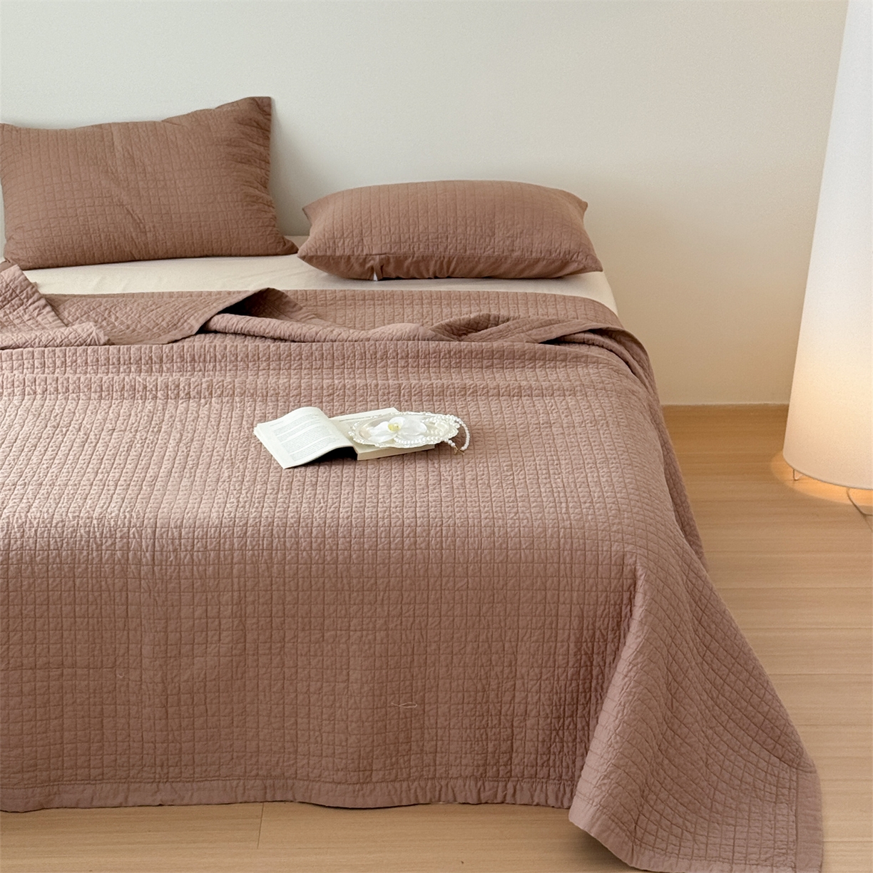 91家纺网 家纺一手货源 找家纺 床盖工厂店 2026新款双面全棉填充棉花面包格床盖三件套 面包格-深咖