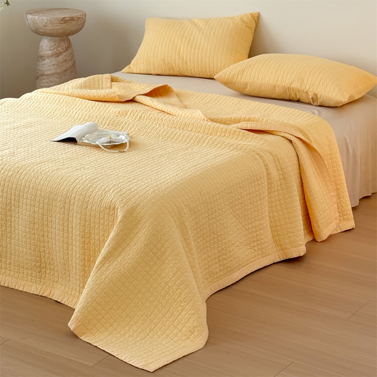 91家纺网 家纺一手货源 找家纺 床盖工厂店 2026新款双面全棉填充棉花面包格床盖三件套 面包格-米黄