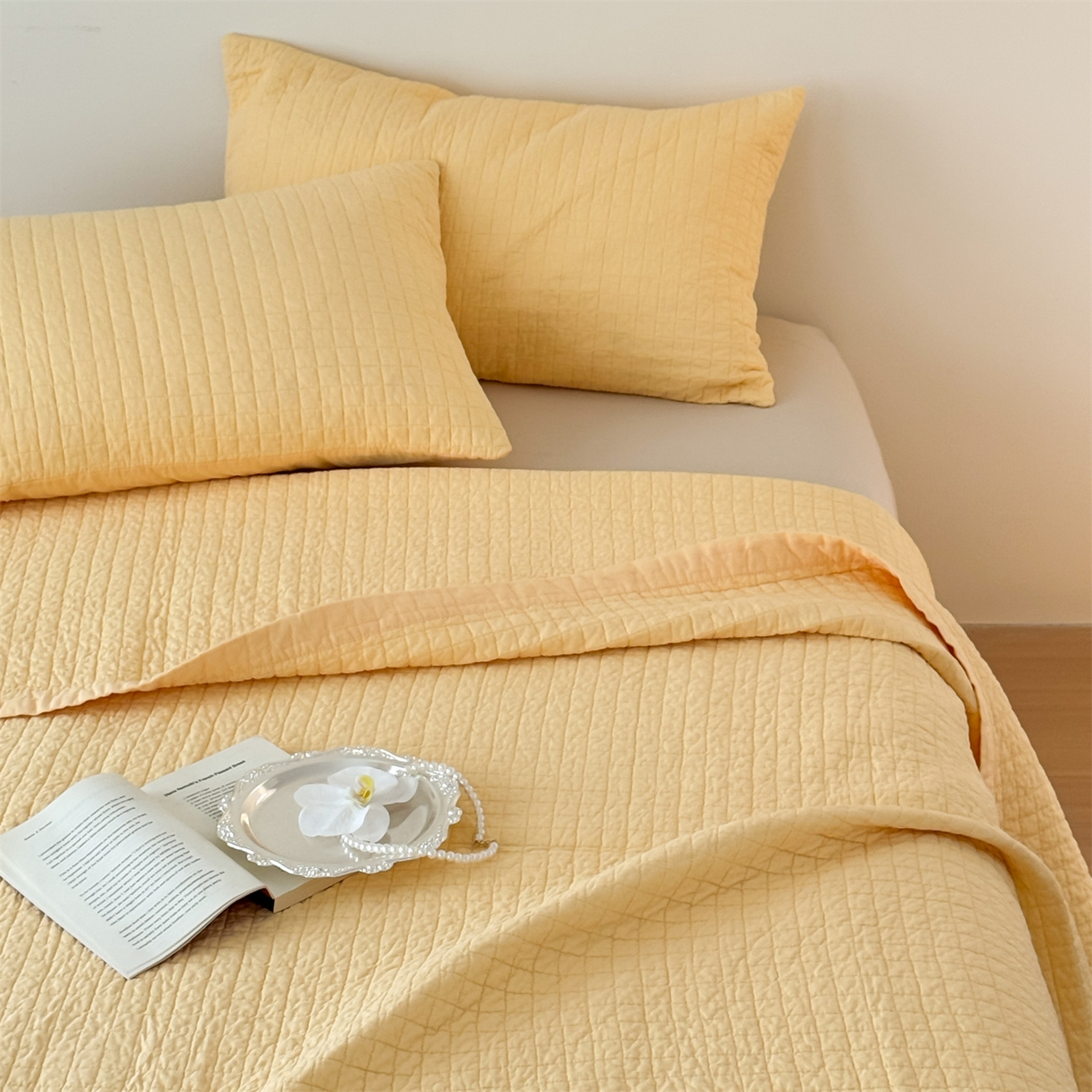 91家纺网 家纺一手货源 找家纺 床盖工厂店 2026新款双面全棉填充棉花面包格床盖三件套 面包格-米黄