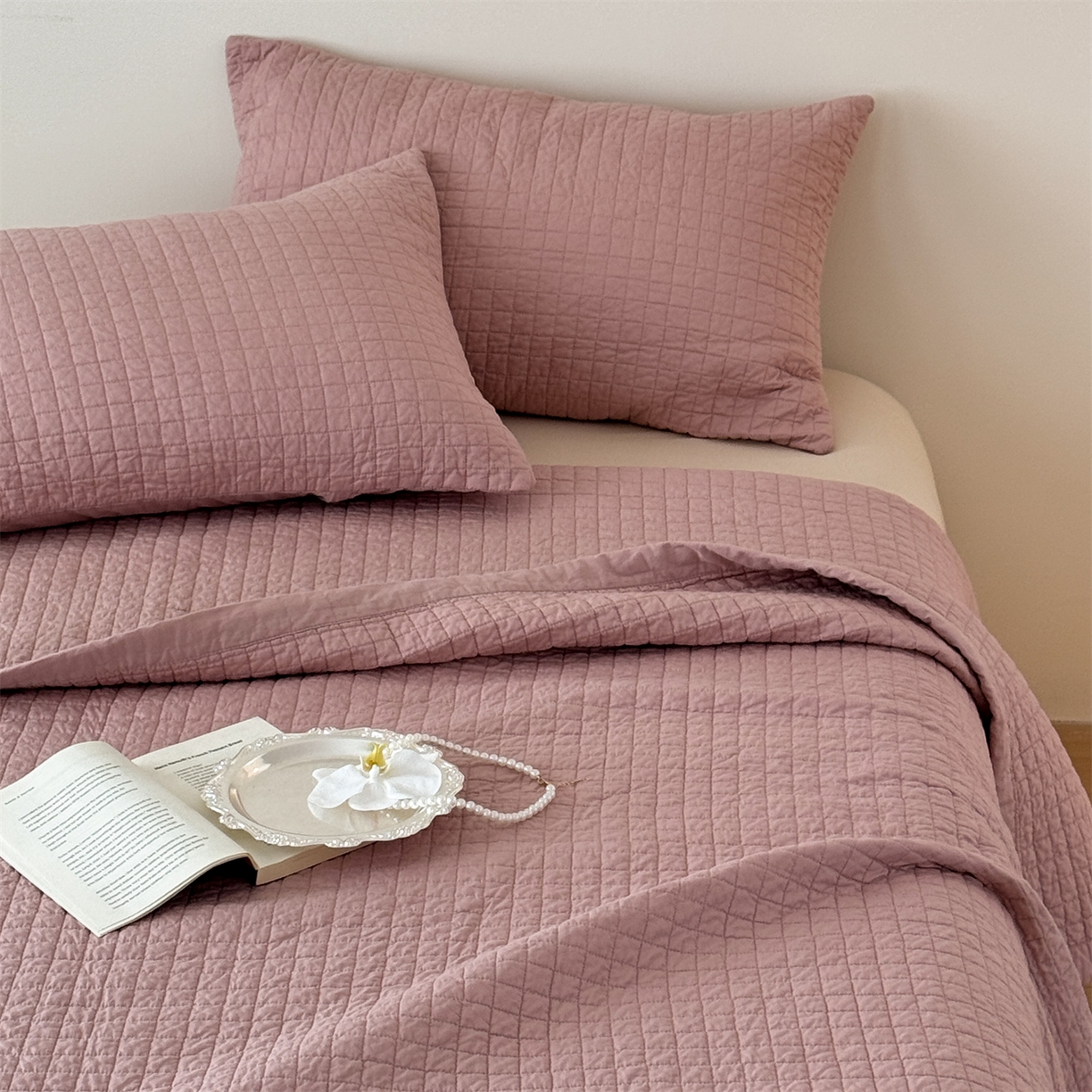 91家纺网 家纺一手货源 找家纺 床盖工厂店 2026新款双面全棉填充棉花面包格床盖三件套 面包格-玫瑰粉