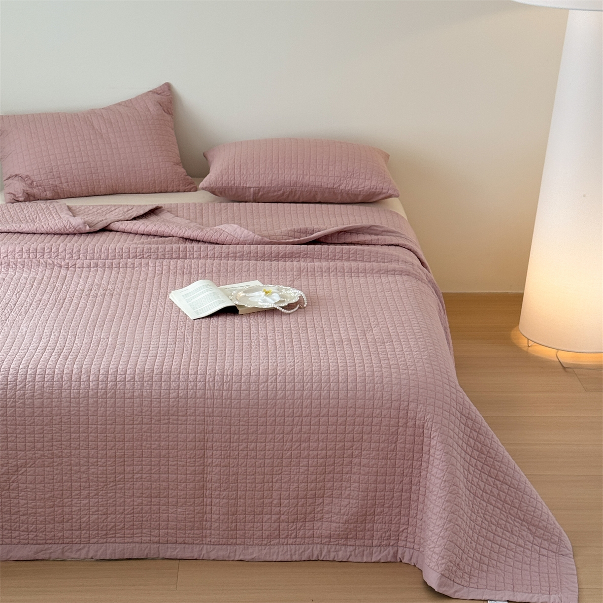 91家纺网 家纺一手货源 找家纺 床盖工厂店 2026新款双面全棉填充棉花面包格床盖三件套 面包格-玫瑰粉