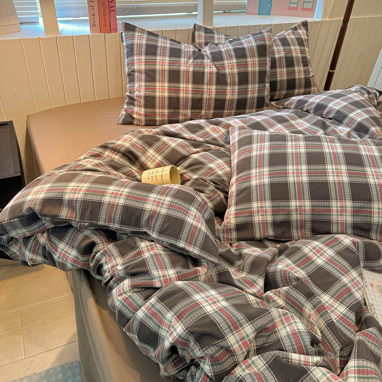 91家纺网 家纺一手货源 找家纺 多乐家纺 2026新款秋冬韩系花卉舒柔棉印花四件套 山野红