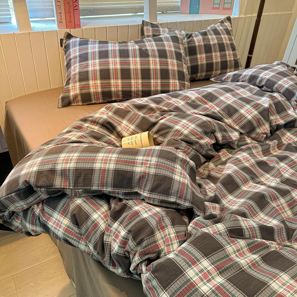 91家纺网 家纺一手货源 找家纺 多乐家纺 2026新款秋冬韩系花卉舒柔棉印花四件套 山野红