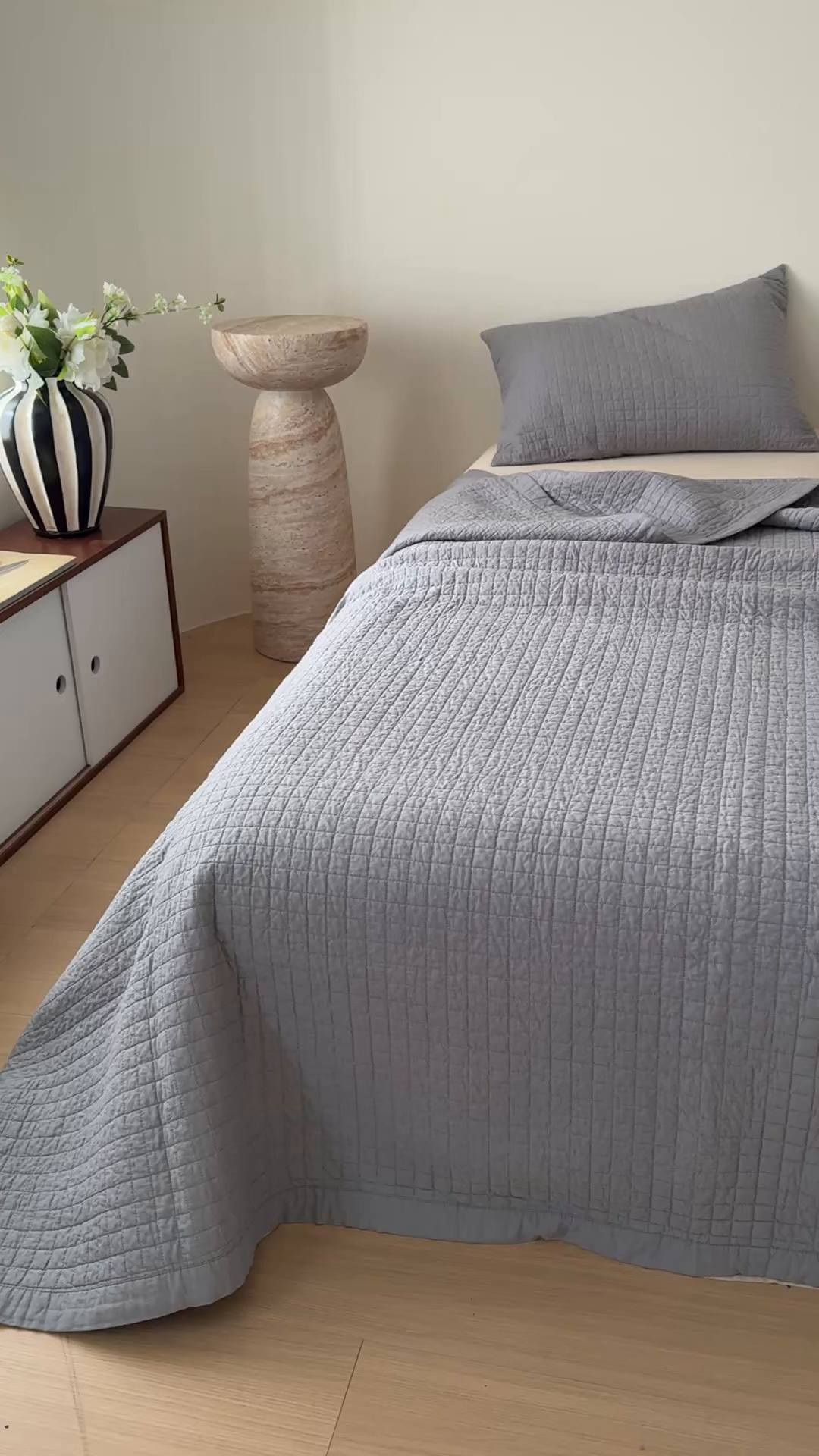 91家纺网 家纺一手货源 找家纺 床盖工厂店 2026新款双面全棉填充棉花面包格床盖三件套 面包格-银灰