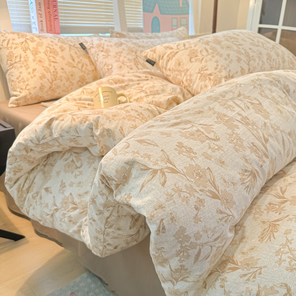 91家纺网 家纺一手货源 找家纺 多乐家纺 2026新款秋冬韩系花卉舒柔棉印花四件套 茶颜悦色-黄