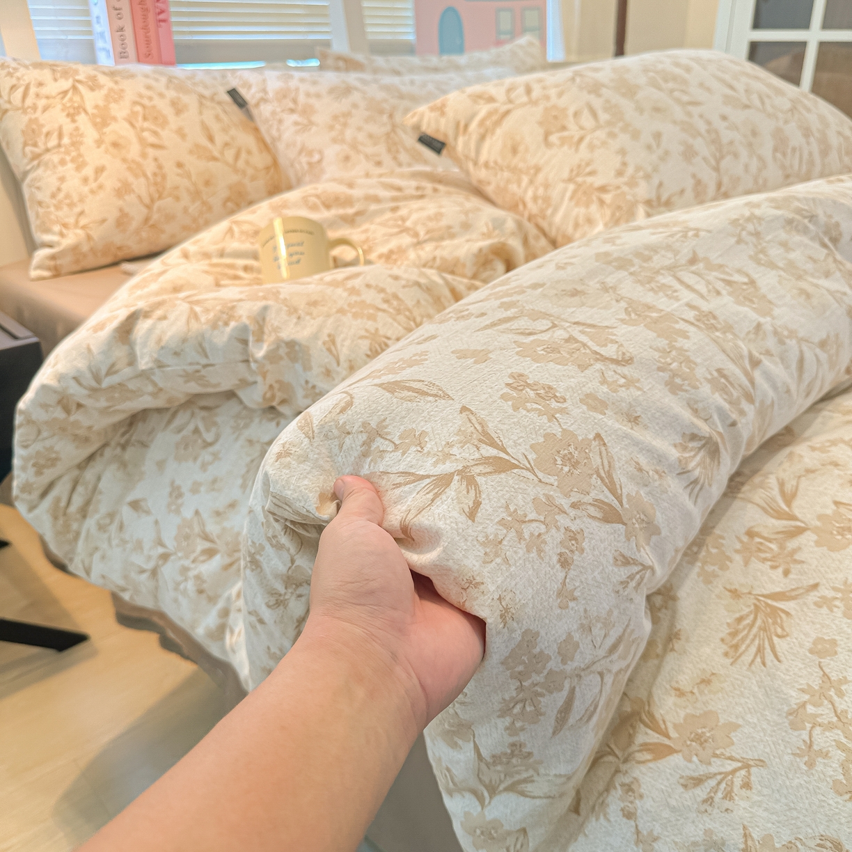 91家纺网 家纺一手货源 找家纺 多乐家纺 2026新款秋冬韩系花卉舒柔棉印花四件套 茶颜悦色-黄