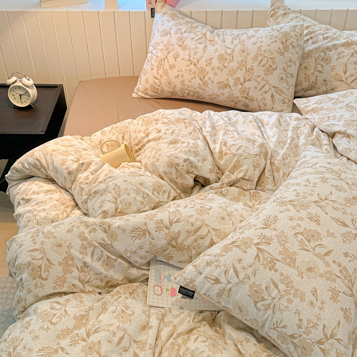 91家纺网 家纺一手货源 找家纺 多乐家纺 2026新款秋冬韩系花卉舒柔棉印花四件套 茶颜悦色-黄