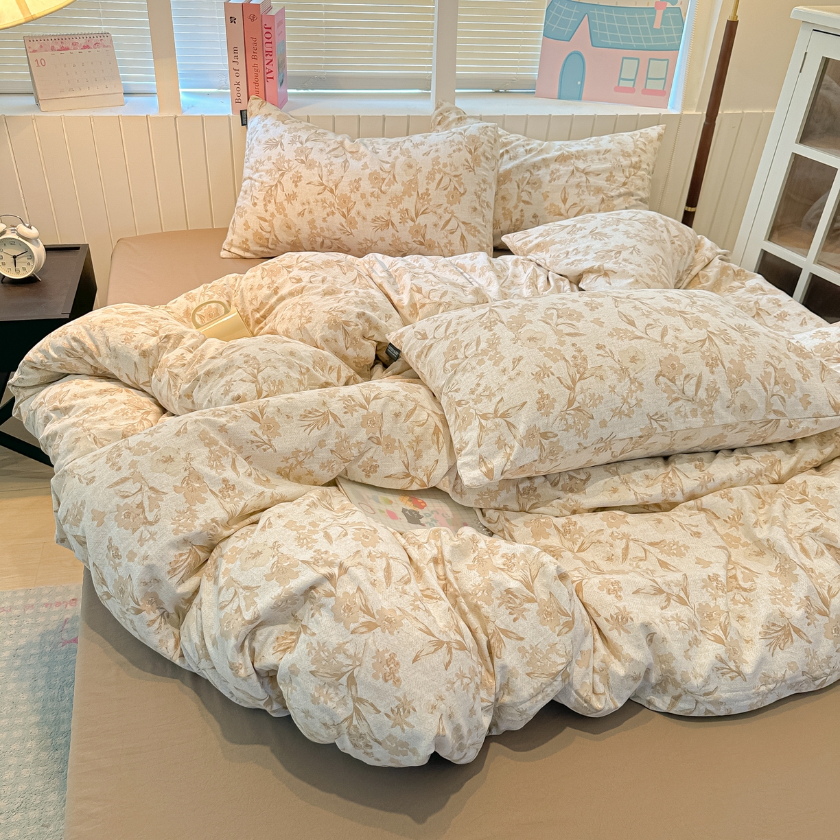 91家纺网 家纺一手货源 找家纺 多乐家纺 2026新款秋冬韩系花卉舒柔棉印花四件套 茶颜悦色-黄